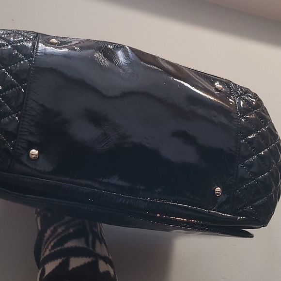 Chanel black patent rock & chain. Authentic. In excellent condition. - Picture 11 of 11